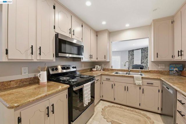 17356 Via Chiquita, San Lorenzo, CA 94580