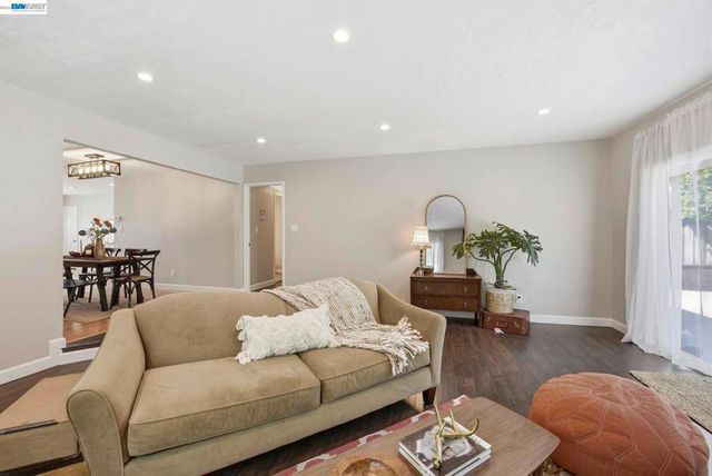17356 Via Chiquita, San Lorenzo, CA 94580