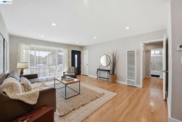17356 Via Chiquita, San Lorenzo, CA 94580