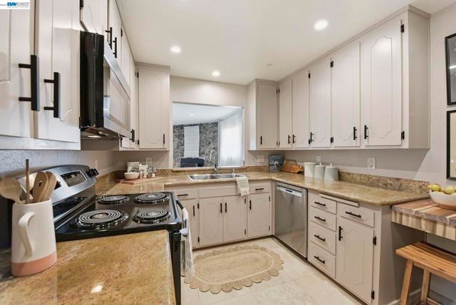 17356 Via Chiquita, San Lorenzo, CA 94580