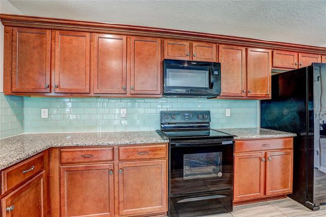 10502 MEDFORD LAKE DRIVE, Riverview, FL 33578