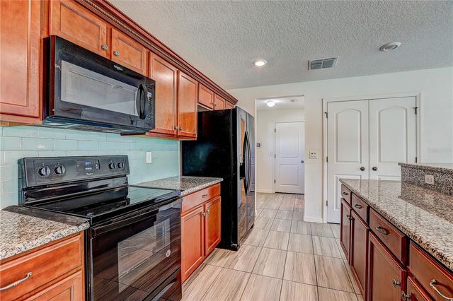 10502 MEDFORD LAKE DRIVE, Riverview, FL 33578