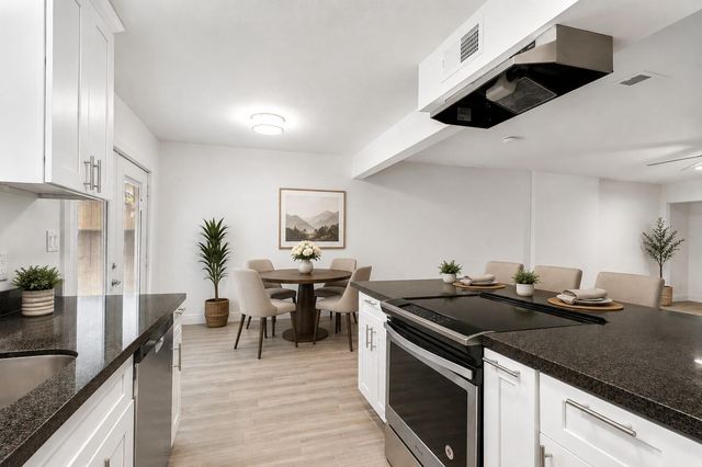 1011 Hamblen Road 205, Kingwood, TX 77339