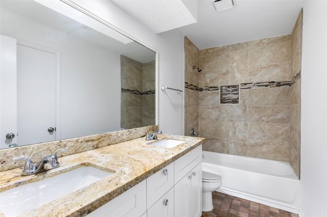1011 Hamblen Road 205, Kingwood, TX 77339