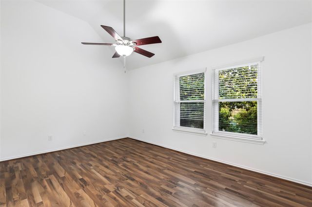 1011 Hamblen Road 205, Kingwood, TX 77339