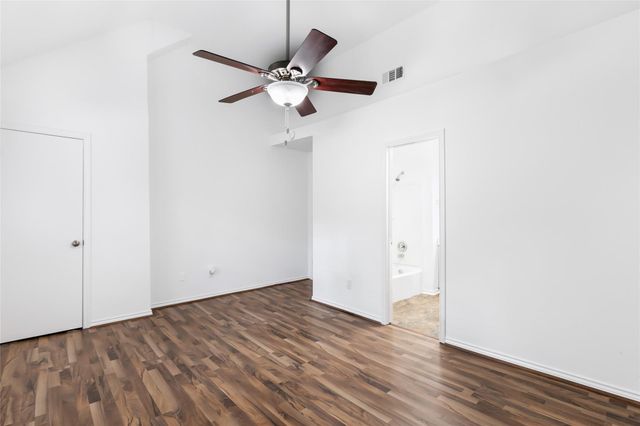 1011 Hamblen Road 205, Kingwood, TX 77339