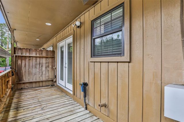 1011 Hamblen Road 205, Kingwood, TX 77339