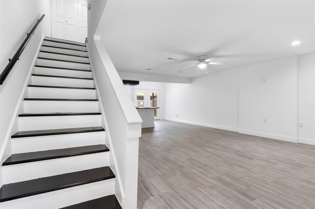 1011 Hamblen Road 205, Kingwood, TX 77339
