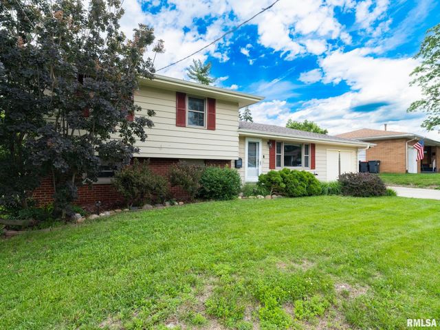 2217 CRESTVIEW Drive, Pekin, IL 61554