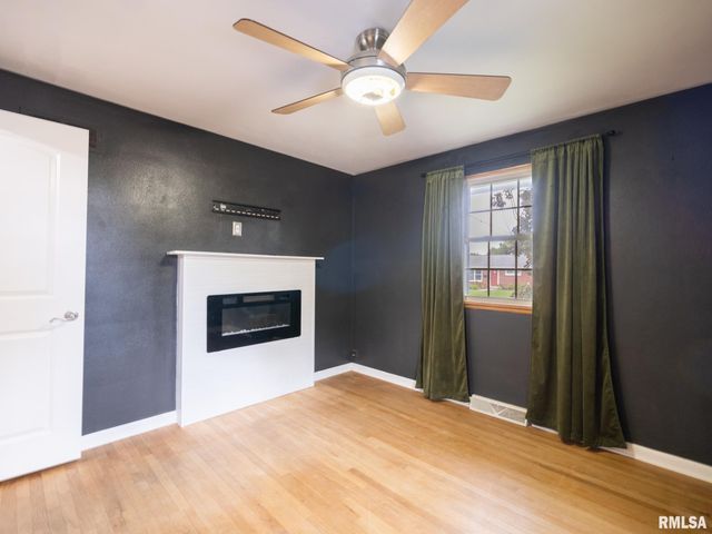 2217 CRESTVIEW Drive, Pekin, IL 61554