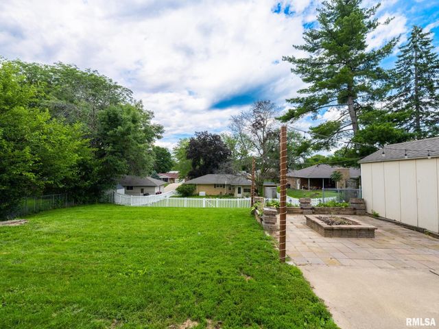 2217 CRESTVIEW Drive, Pekin, IL 61554