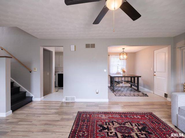2217 CRESTVIEW Drive, Pekin, IL 61554