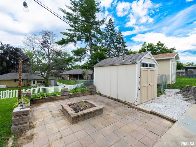 2217 CRESTVIEW Drive, Pekin, IL 61554