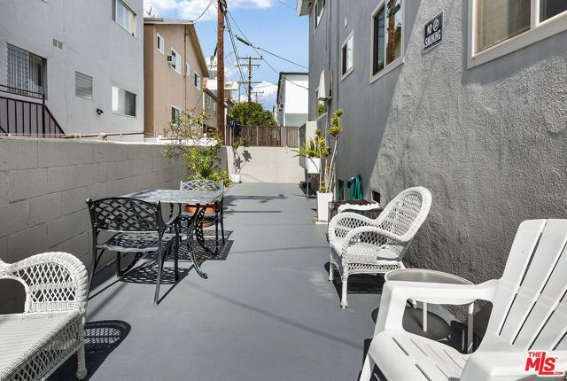 925 N Curson Avenue 7, West Hollywood, CA 90046