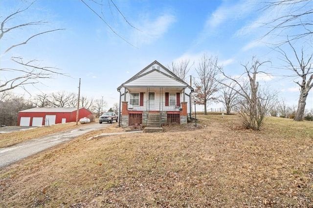 100 N 94th Street, Edwardsville, KS 66111