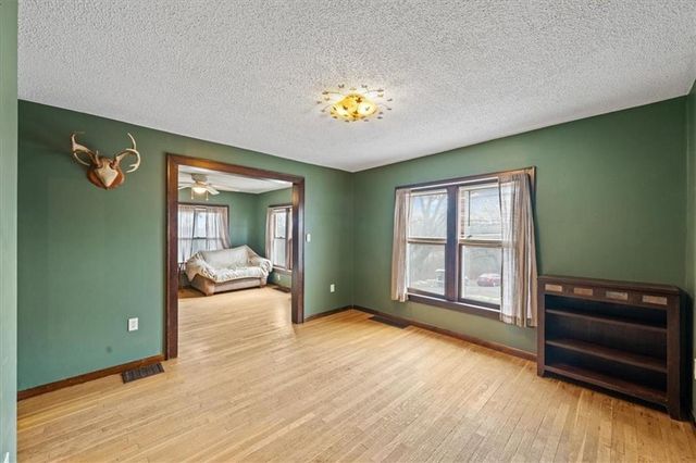 100 N 94th Street, Edwardsville, KS 66111