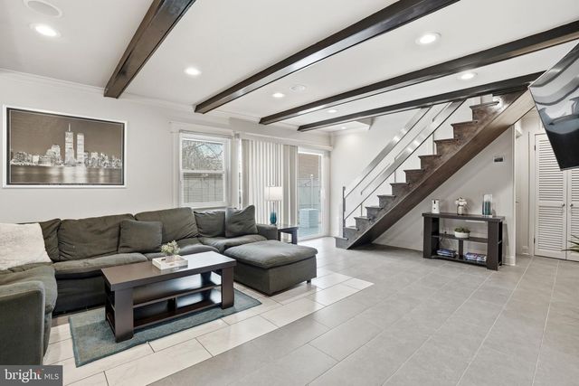 10 INBROOK RD, Levittown, PA 19057