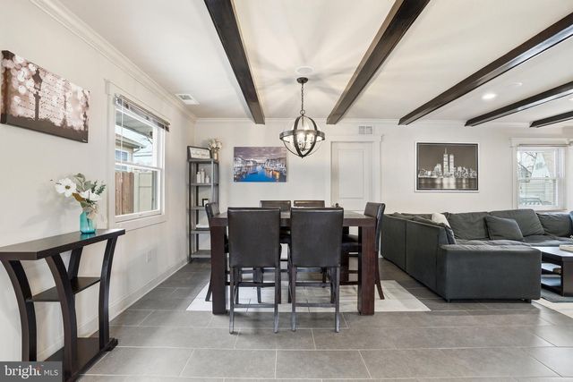 10 INBROOK RD, Levittown, PA 19057