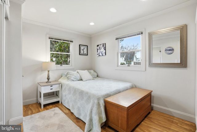 10 INBROOK RD, Levittown, PA 19057