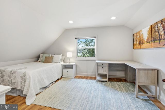 10 INBROOK RD, Levittown, PA 19057