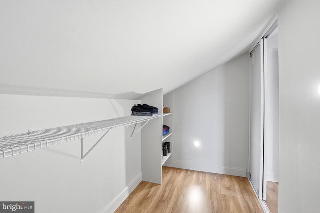 10 INBROOK RD, Levittown, PA 19057