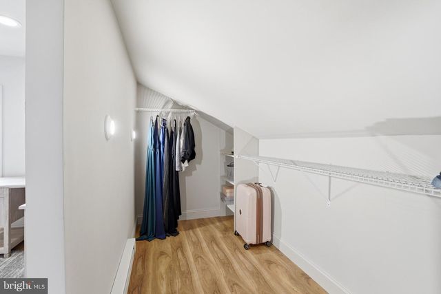 10 INBROOK RD, Levittown, PA 19057