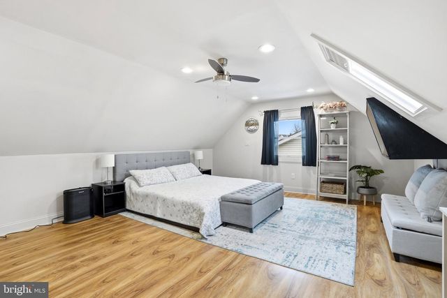 10 INBROOK RD, Levittown, PA 19057