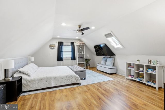 10 INBROOK RD, Levittown, PA 19057