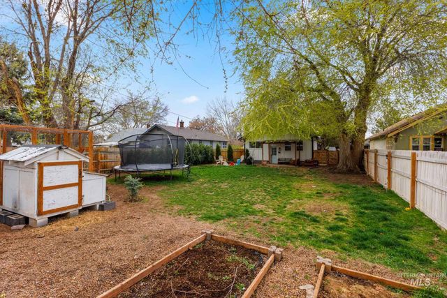 816 S 8th Ave, Nampa, ID 83651