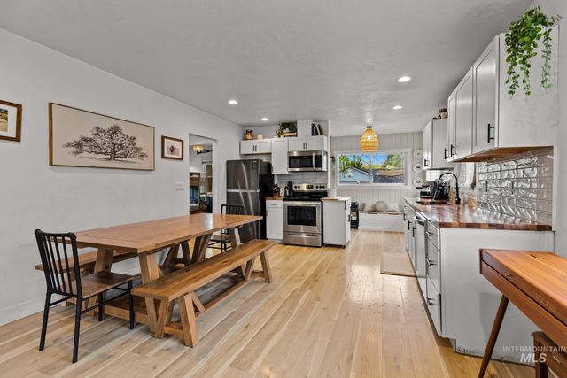 816 S 8th Ave, Nampa, ID 83651