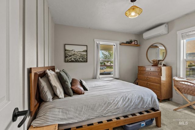 816 S 8th Ave, Nampa, ID 83651