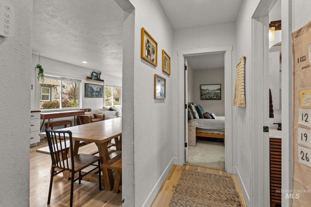 816 S 8th Ave, Nampa, ID 83651