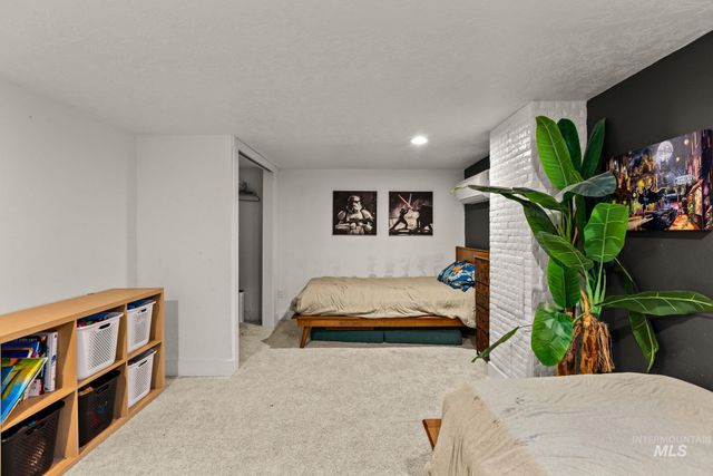 816 S 8th Ave, Nampa, ID 83651