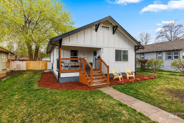 816 S 8th Ave, Nampa, ID 83651