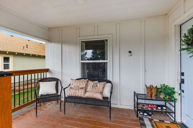 816 S 8th Ave, Nampa, ID 83651