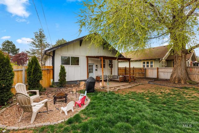 816 S 8th Ave, Nampa, ID 83651