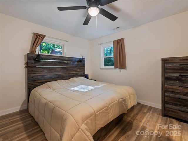 120 Pleasant Hill Circle, Waynesville, NC 28786