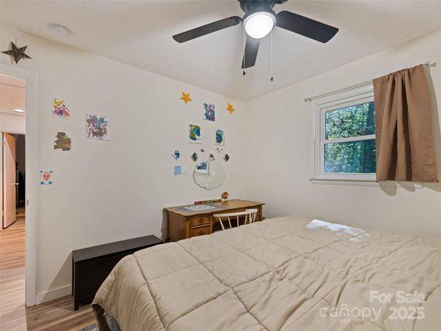 120 Pleasant Hill Circle, Waynesville, NC 28786