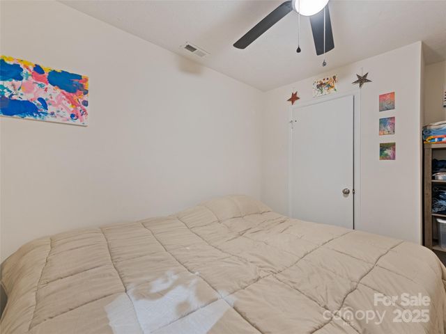 120 Pleasant Hill Circle, Waynesville, NC 28786