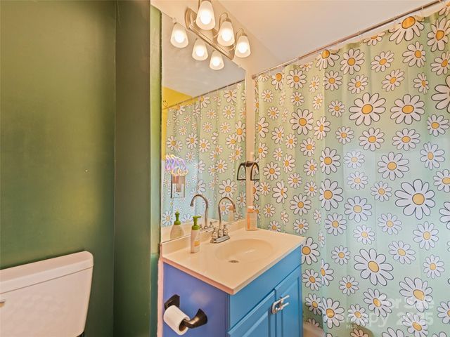 120 Pleasant Hill Circle, Waynesville, NC 28786