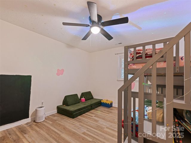 120 Pleasant Hill Circle, Waynesville, NC 28786