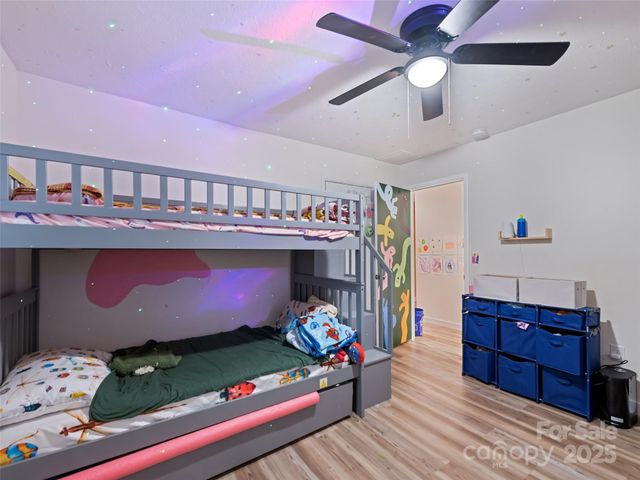 120 Pleasant Hill Circle, Waynesville, NC 28786