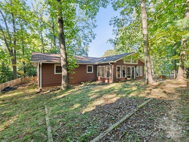 120 Pleasant Hill Circle, Waynesville, NC 28786