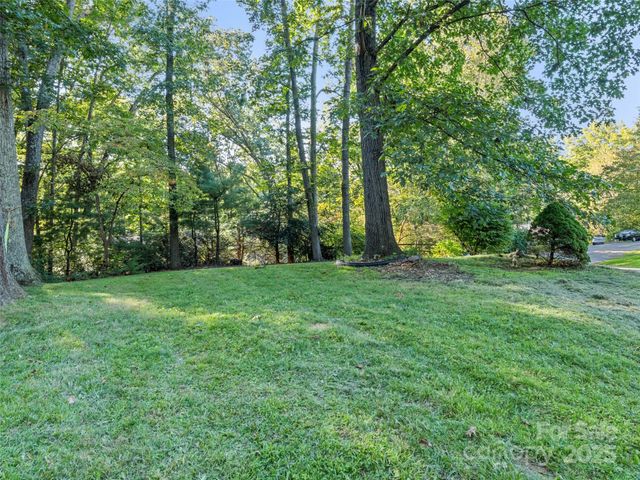 120 Pleasant Hill Circle, Waynesville, NC 28786