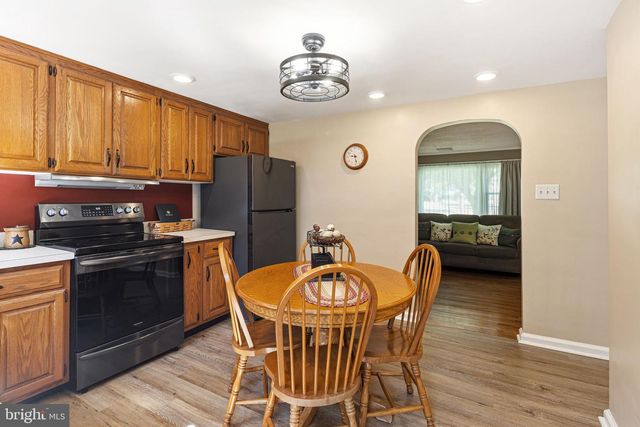 105 DUBLIN RD, Perkasie, PA 18944