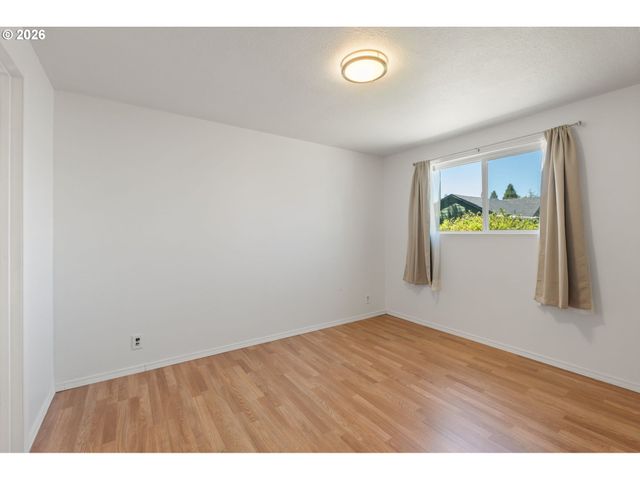 4526 DAISY St, Springfield, OR 97478