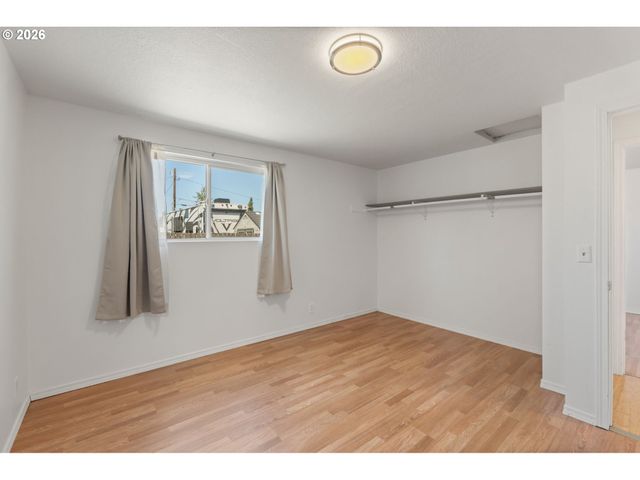 4526 DAISY St, Springfield, OR 97478