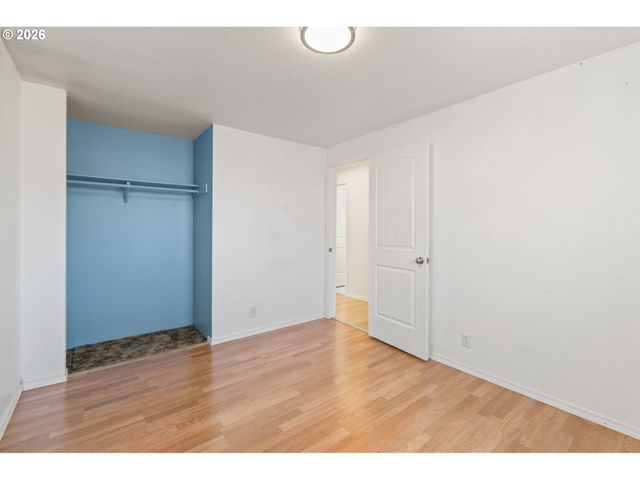 4526 DAISY St, Springfield, OR 97478