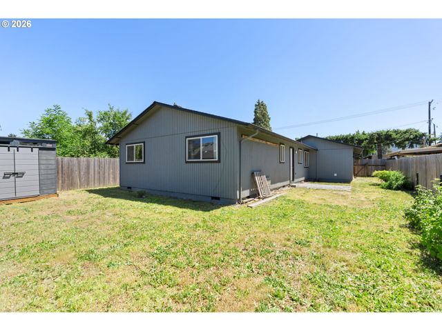 4526 DAISY St, Springfield, OR 97478