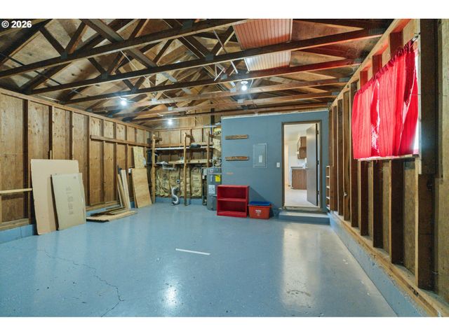 4526 DAISY St, Springfield, OR 97478